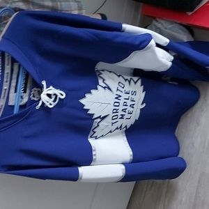 Winter classic  xl  , vs red wings outside